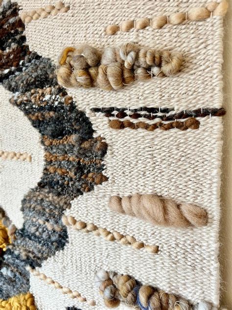  The San People: A Tapestry Woven from Earth and Sky!